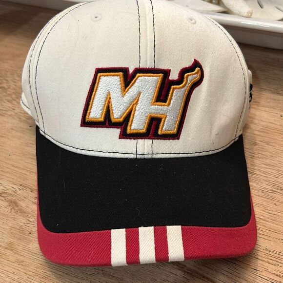 Adidas Miami Heat cream black red baseball cap - Picture 1 of 6
